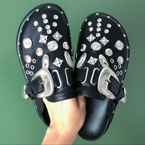 Black studded clogs loafer